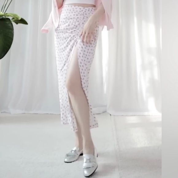 ZARA lilac floral print split thigh midi skirt. - Picture 3 of 6